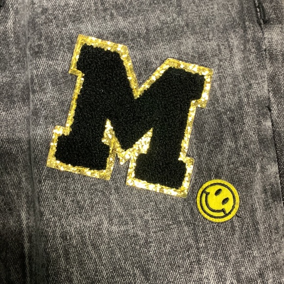 2//$17 size 7 High Rise Mom Jeans. NWT - Picture 4 of 10